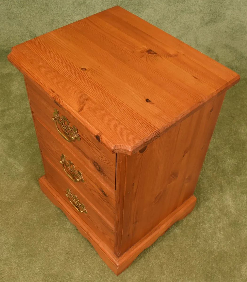 Pine Bedside Drawers