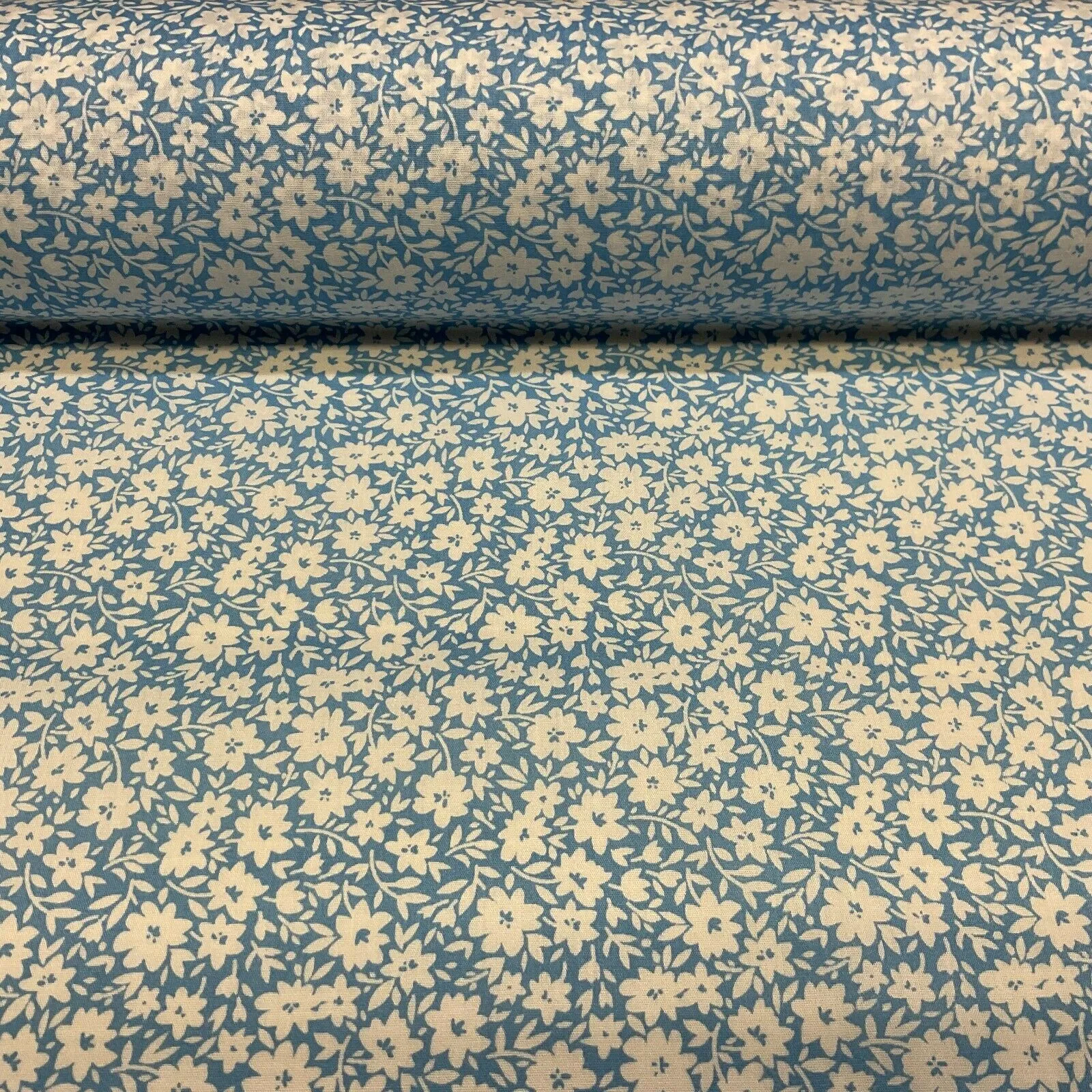 Small Floral ditsy Poly cotton printed lightweight fabric M1615
