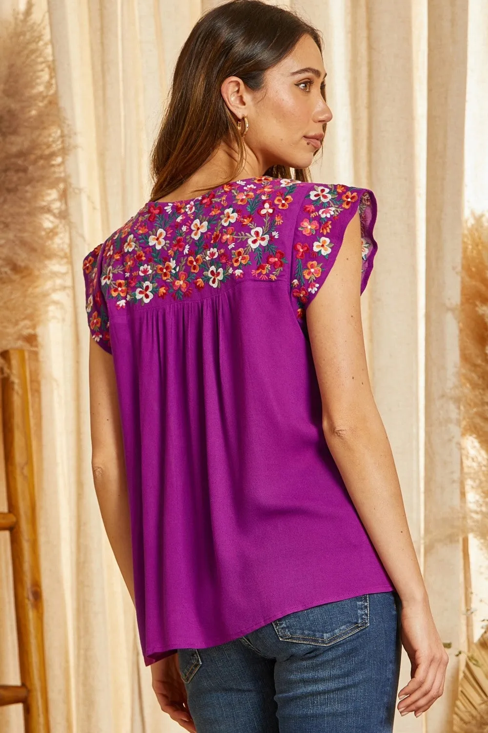 THE DAISY TOP
