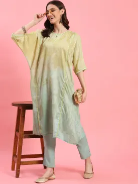 Women Green Floral Print Kurta With Trouser