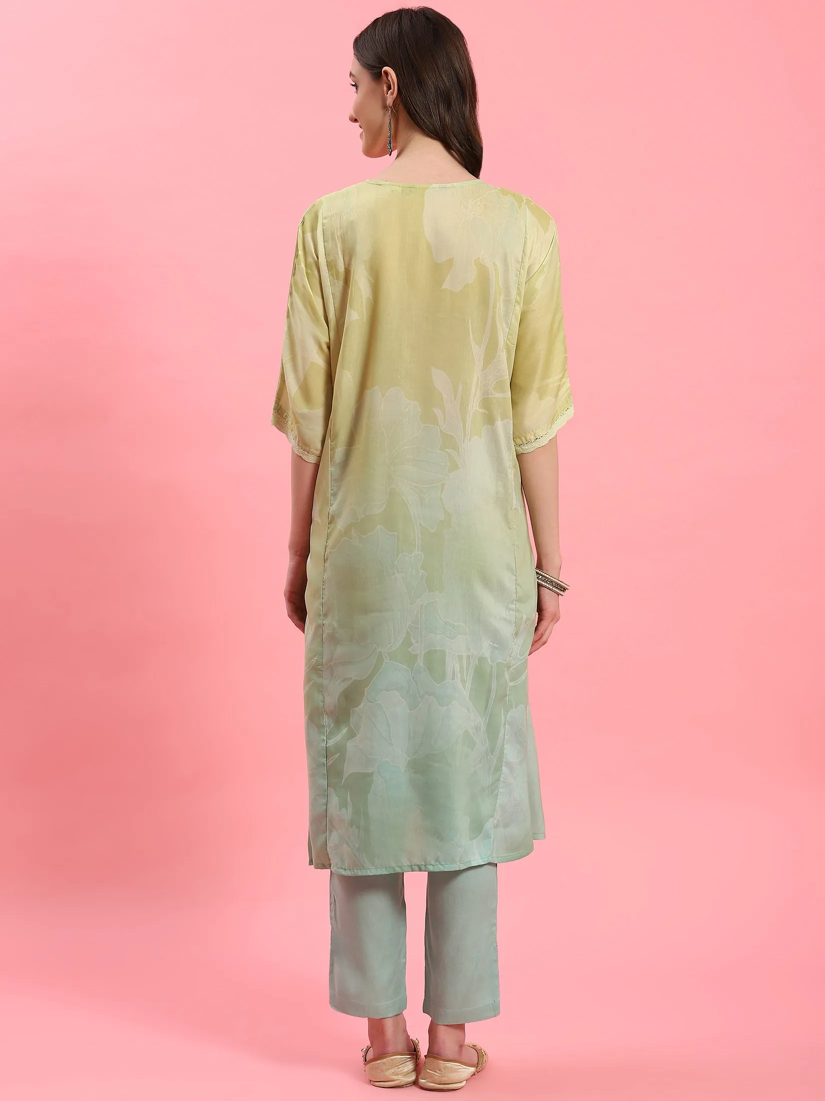 Women Green Floral Print Kurta With Trouser